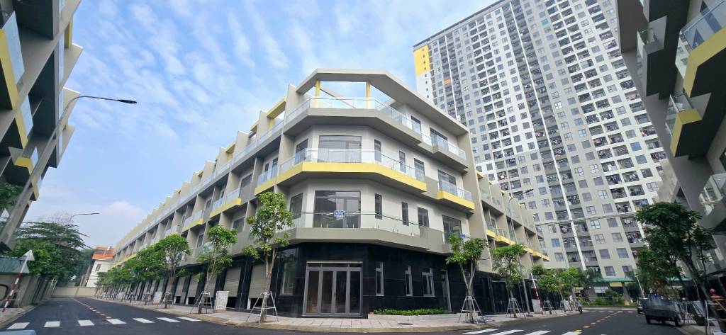 HOT, BÁN NHÀ PHỐ BCONS UNIVALLEY, 1 TRỆT 3 LẦU CHỈ CẦN 820 TRIỆU KÝ HDMB SỞ HỮU NGAY