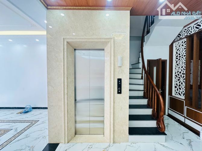 Siêu phẩm mới koong, thang máy nhập, oto đỗ cửa - vào nhà, kinh doanh tốt, ngõ thông rộng