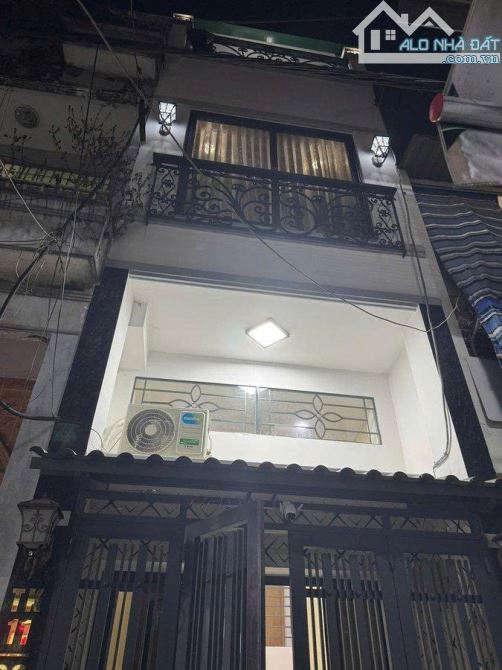 QUẬN 1 Cách MT Nguyễn Văn Cừ vài bước – gần Chợ Bến Thành-– 4 TẦNG - 6,6 TỶ- BAO ĐẦU TƯ