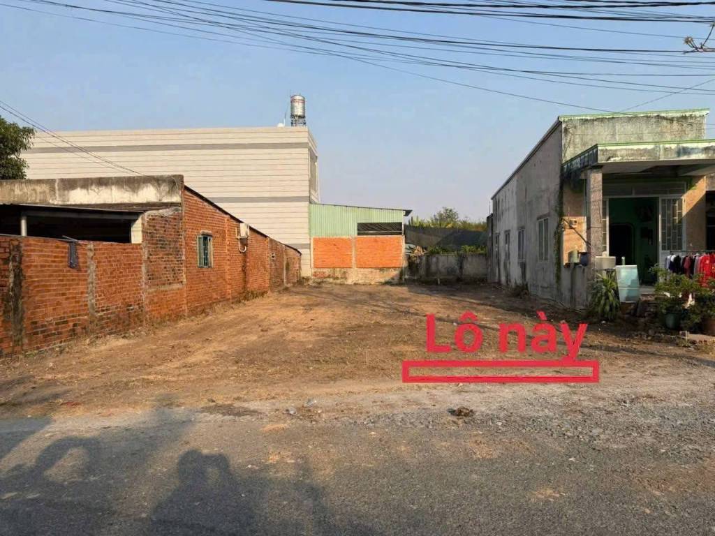 Bán lô đất góc hẻm Võ Văn Vân , Bình Chánh, dt 135m2, giá chỉ 2,5 tỷ, sẵn sổ