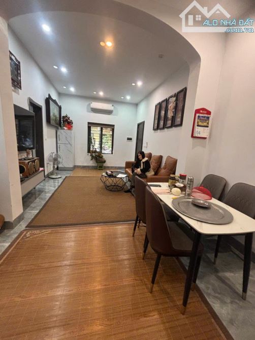 🌟Hiếm nhà bán! tập thể Lý Nam Đế, Hoàn Kiếm, tầng 1, sổ to 70m2 2pn chỉ 7,88 tỷ🌟