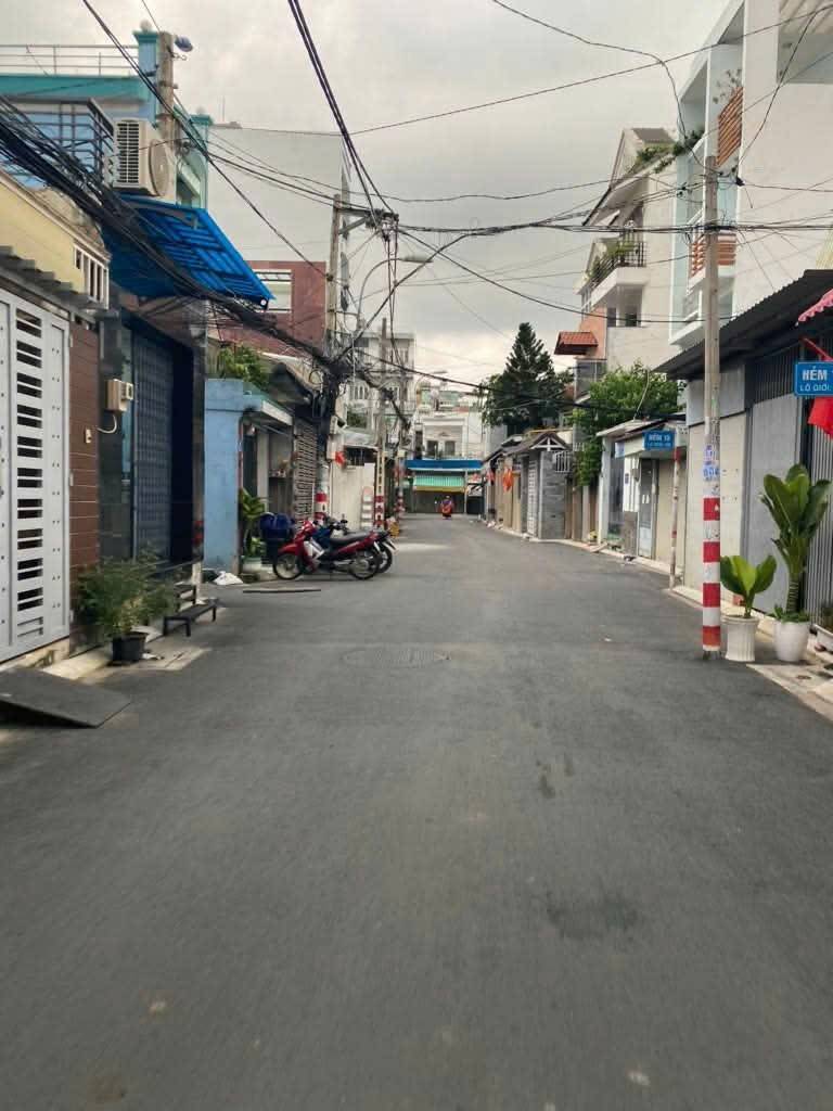 Bán nhà Lý Tuệ, gần AEON Tân Phú, nhà đẹp 51m² 3PN, sổ hoàn công đầy đủ, giảm sốc còn 4.99 tỷ