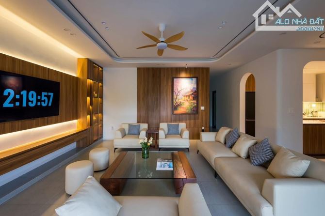 *Bán nhà 4 tầng đường Cao Xuân Dục, Hải Châu, Đà Nẵng, giá 7,9 Tỷ
