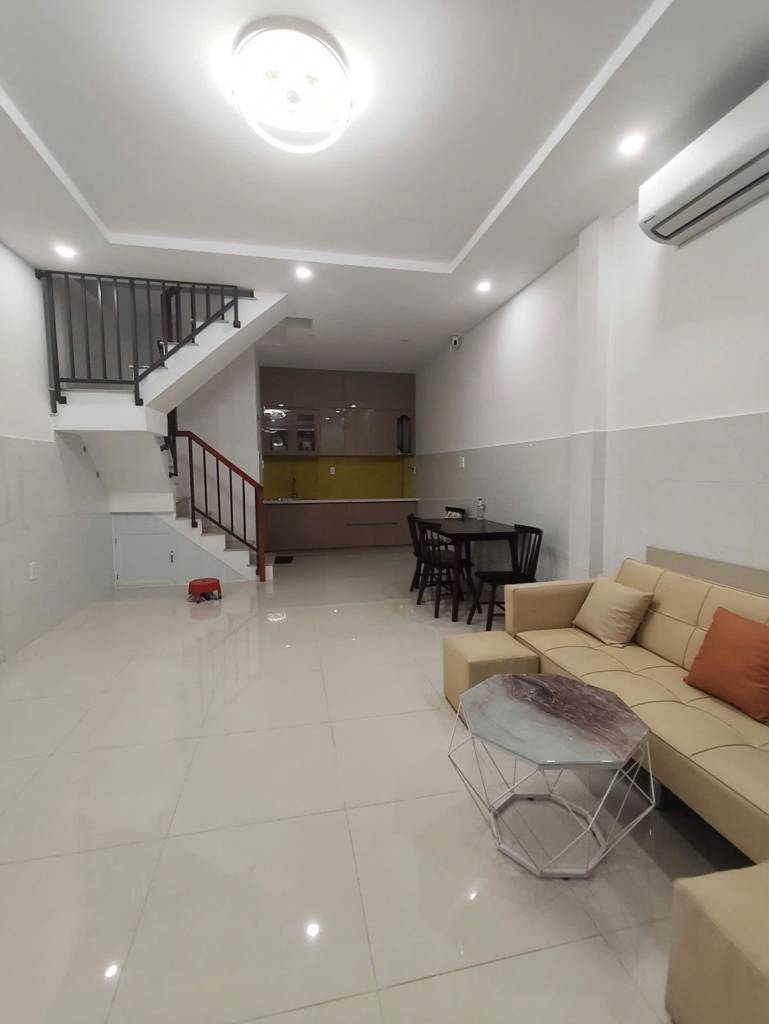 Bán nhà Hòa Bình Tân Phú, dt 34m², 2 tầng 2PN 2WC, full nội thất, sổ riêng, giá 5 tỷ