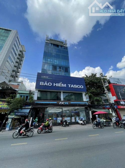 Chuyển nhượng tòa Building văn phòng mặt tiền CMT8, Quận 3