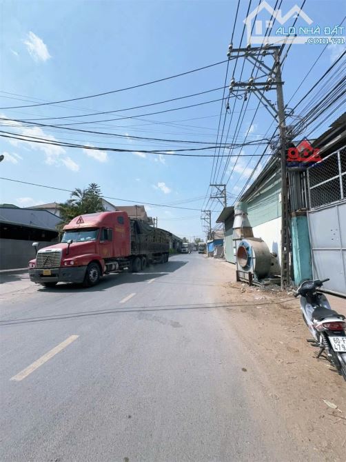 X037. Bán xưởng 3800m2 full SKC đã đóng thuế 1lần. Giá chỉ 35tỷ. Gần KCN Amata P.Long Bình