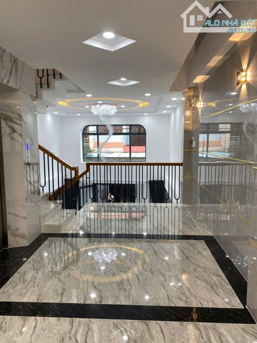 50 về 45.9ty- MT Hoàng Hoa Thám Tân Bình 188m² đất lớn- CTXD HẦM 7 LẦU dòng tiền 80tr/th