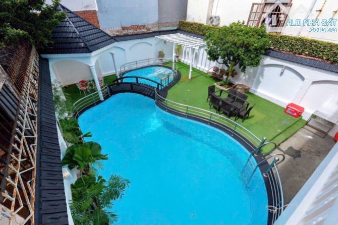CẦN BÁN CĂN BIỆT THỰ SÂN VƯỜN HỒ BƠI RỘNG 327M2 ĐƯỜNG NỘI BỘ LẠC LONG QUÂN CẠNH CÔNG VIÊN