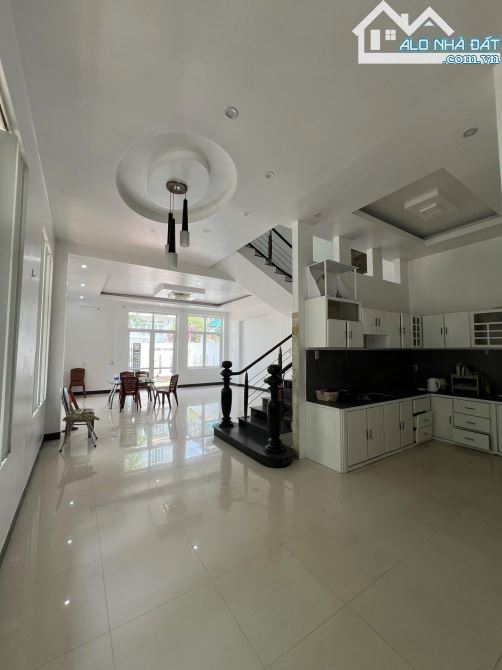 🅿️BÁN BIỆT THỰ 3 TẦNG HAI MẶT TIỀN ĐƯỜNG HÀ HUY GIÁP- TP HUẾ GIÁ CHỈ 13 TỶ✅