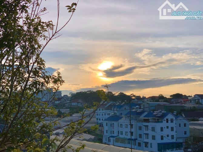 HÀNG NGỘP NGÂN HÀNG HẠ SÂU BÁN GẤP CHỈ CÒN 13TY5 VILLA TRỊNH HOÀI ĐỨC
