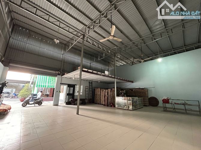 Cần bán gấp 1 xưởng & 2 căn Nhà lầu
