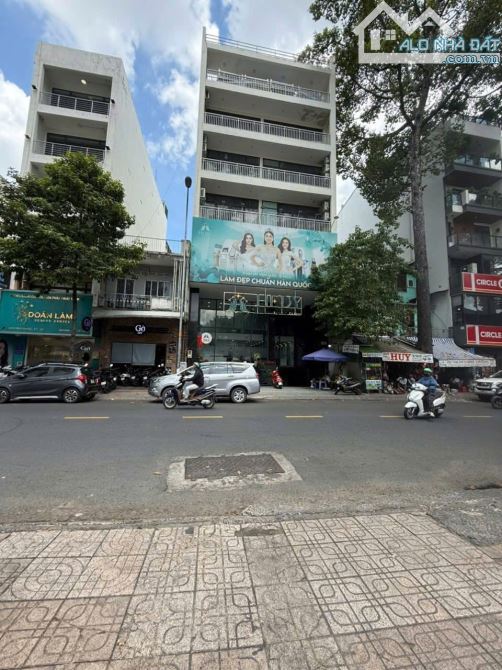 BÁN BUILDING MẶT TIỀN QUẬN 5 – SÁT QUẬN 1 | DÒNG TIỀN CAO, 10x22, Hầm 7 tầng, 139 tỷ TL