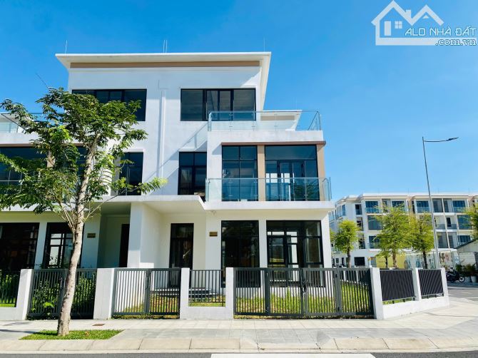 Chính chủ gửi căn biệt thự 3 tầng (10x20m) dự án T&T Millennia Long Hậu, giá hot 8.6 tỷ