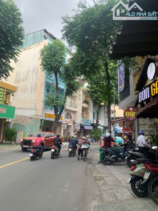 Ngộp Bán Nhà MTKD khu K300 Nguyễn Thái Bình,P4,Tân Bình giá 23 Tỷ, DT 5,5x18m nở hậu 7,5m