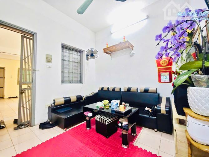 🌟Hiếm! Tập thể Nguyễn Khánh Toàn, tầng 3, căn góc, 60m2 2pn giá tốt 4,59 tỷ🌟