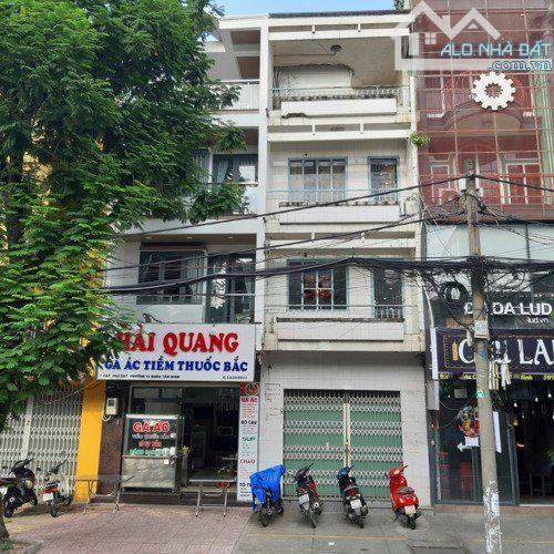 Bán nhà 2 mặt tiền đường Nguyễn Đình Chiểu, Q3, DT 8x22m, GPXD hầm 8 tầng, giá 92 tỷ