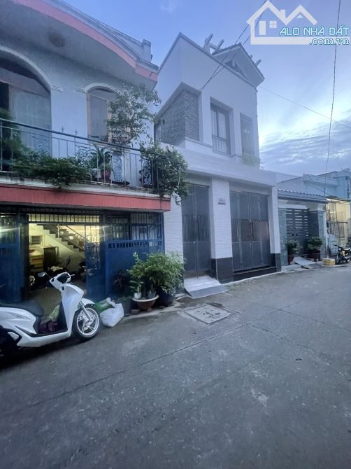 Bán nhà HXH CHỦ GẤP BÁN TỔNG GIẢM 700tr, Phạm Thế Hiển Quận 8, 94m2, 2 tầng.