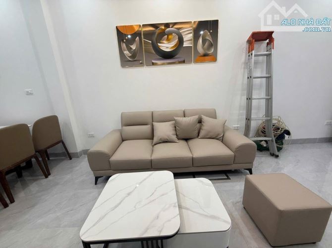 SIÊU PHẨM XUÂN LA - TÂY HỒ: 40M2, 5 TẦNG MỚI ĐẸP LUNG LINH - GIÁ CHỈ 9 TỶ!