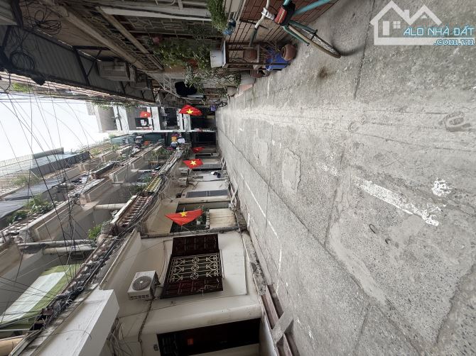 Bán tập thể tầng 2, ngõ 2 Trần Cung, Cầu Giấy: 2 ngủ, 2 vs: 4,4 tỷ