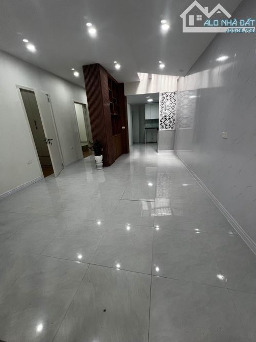 Giảm giá! Căn Tập thể tầng 1 phố Hương Viên 70m 2PN, trước nhà rộng, 30m ra phố