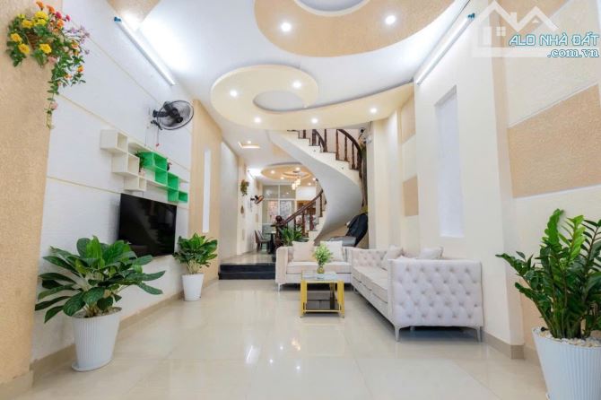 BÁN NHÀ ĐẸP HẺM Ô TÔ HOÀNG HOA THÁM ĐI BỘ RA BÃI TẮM THUỲ VÂN TP. VŨNG TÀU GIÁ 8,9 TỶ