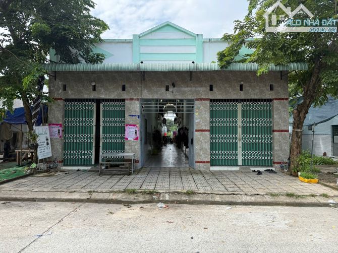 Dãy trọ 300m² – 10P full khách thuê – Bình Dương cần bán gấp