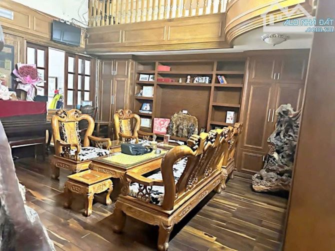 BIỆT THỰ GỖ 3 TẦNG – MẶT TIỀN LÊ ĐẠI HÀNH – TRUNG TÂM CẨM LỆ – CHỈ 1X T
