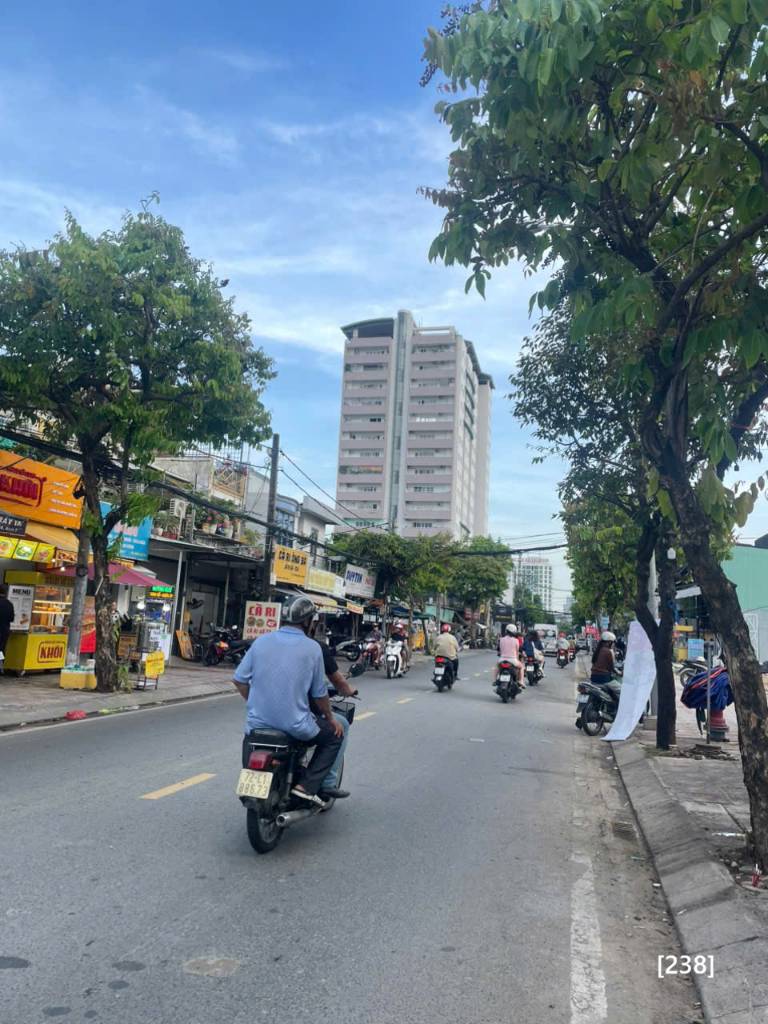 BÁN NHÀ NGUYỄN THỊ THẬP QUẬN 7, KỀ LOTTER MART, NGANG 5,5x10M CHỈ NHỈNH 4 TỶ
