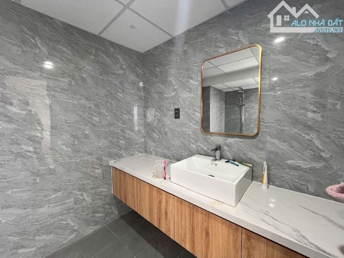 Nhà Hoàng Diệu kiệt gần đường, 81m2 ngang 6.25m, thoáng trước sau vĩnh viễn