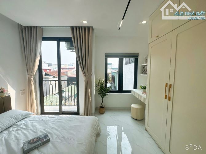 Hàng hiếm bay nhanh! CCMN phố Hào Nam 100tr/tháng, nhỉnh 13 tỷ