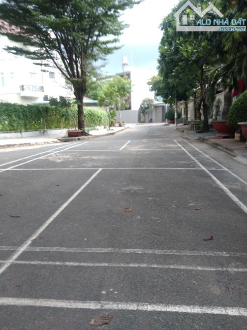 Bán Biệt Thự CHÂU ÂU 4 lầu 25x20 Chỉ 35 tỷ Thạnh Xuân, Quận 12