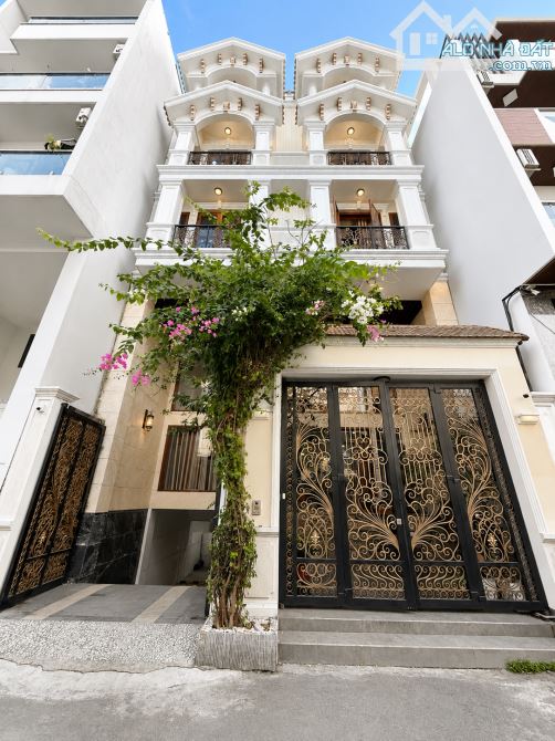 Biệt thự 7 tầng, 180m2, ngang 9m, Hầm, thang máy, full nội thất.