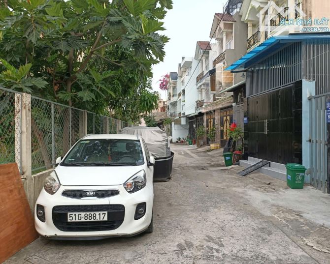 Q12- Bán Nhà C4 Huỳnh Thị Hai -SHR - Hoàn Công( 4m x 19m),92m2, Giá:4,350 Tỷ TL.