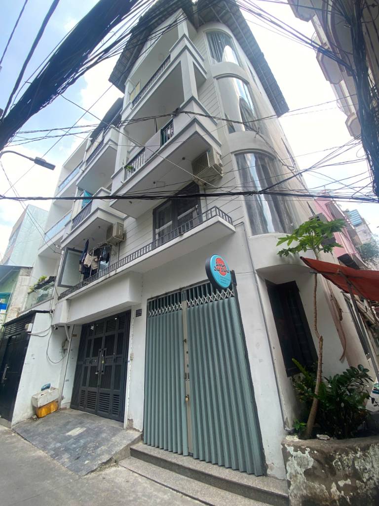 Bán nhà 2 MT Cách Mạng Tháng Tám, Quận 10, HXH, ngang 8.4m 4 tầng, HDT 38 triệu