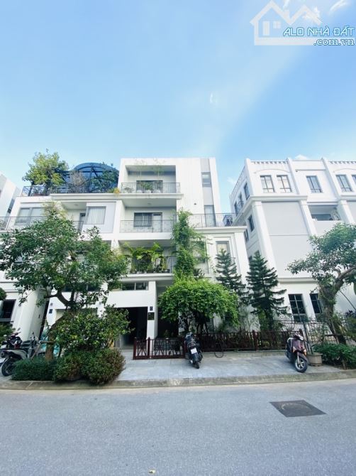 69.3 tỷ_ 202 m2 _ BT Villa 4 Tầng Nguyễn Xiển/ Phân Lô Vỉa Hè Ô Tô Tránh