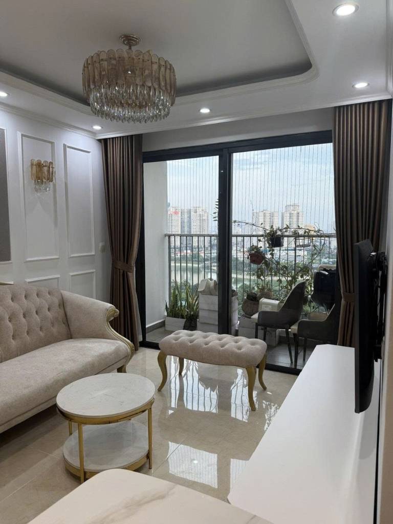 Bán căn hộ Vinhomes D'Capitale, căn 2PN, dt 83m2 view hồ, giá 10,2 tỷ