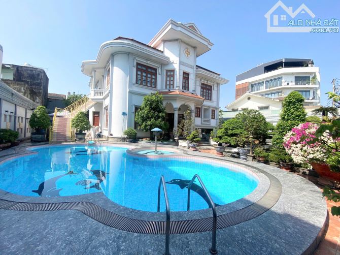 NGỘP BANK Bán Gấp Biệt Thự mặt tiền HỒ BÁ PHẤN, Q.9, Gần Xa lộ Hà Nội, 28x40m, Chỉ 69 Tỷ