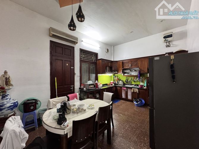 Siêu phẩm Trần Cung Cầu Giấy 255m2, 5PN, 2 thoáng, ô tô vào nhà