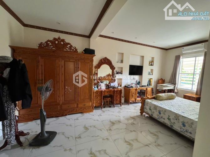 BÁN BIỆT THỰ TRUNG TÂM PHƯỜNG 8 BÌNH GIÃ VỊ TRÍ GẦN BIỂN_ 242M2_NGANG 8M_GIÁ CHỈ 19 TỶ