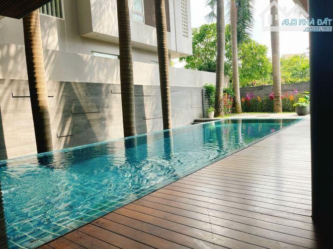 CHỦ VỀ VN BÁN GẤP BIỆT THỰ KHU COMPOUND RIVER MARK CÓ HỒ BƠI- 15x20m- 120 TỶ VỀ 100 TỶ