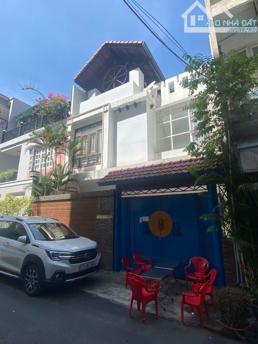 Bán Biệt Thự Ngay Trục Nguyễn Văn Trỗi,P,10,Phú Nhuận Dt: 8,6mx18m,Kc: 3 Tầng,Giá 50 Tỷ,TL