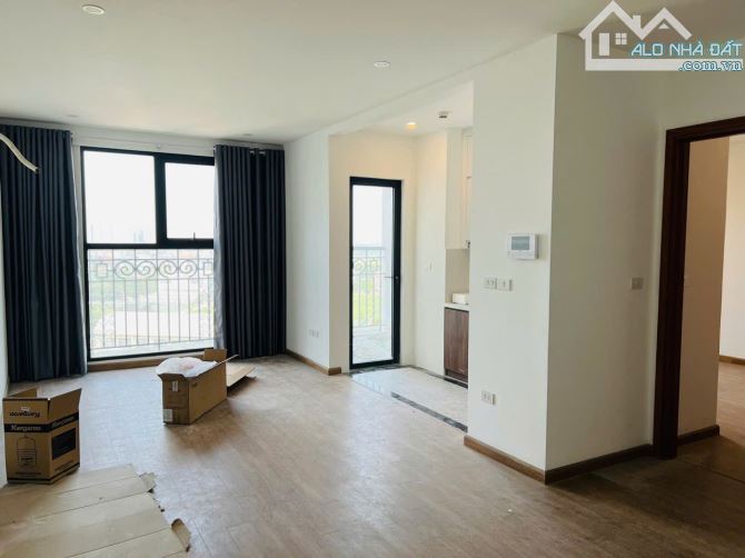 Cần bán gấp căn 4 ngủ chung cư CT8 The Emerald Mỹ Đình 126M 4N3W sổ đỏ 11 tỷ full đồ