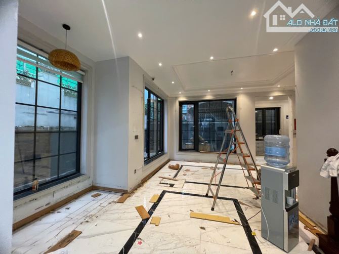 B.THỰ TRẦN KIM XUYẾN (HIẾM ĐẸP NGON) 165m2 MT 8,5m 4nổi 1hầm LO GÓC &MẶT PHỐ KINH DOANH
