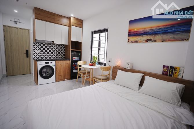 Chủ mót bán . Toà CHDV phố Khương Thượng, 75m2*7T * 18PKK dòng tiền 90tr/th. Lô góc .