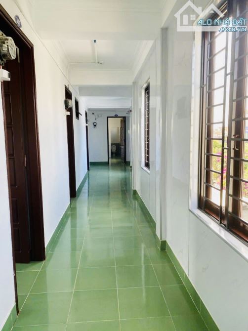 Sản phẩm đong tiền khai thác ngay. Nhà 4 tầng 2mt có 17 phòng