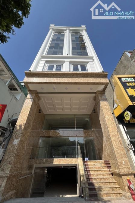 TRỤC HOÀNG QUỐC VIỆT MẶT PHỐ 8 TẦNG & HẦM VỈA HÈ TO KINH DOANH 105m MT 7m 50 Tỷ