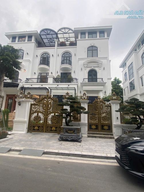 Chính chủ bán gấp biệt thự song lập Louis City DT:271M2 4 Tầng, 1 hầm dtxd:650m2 giá 66 tỷ