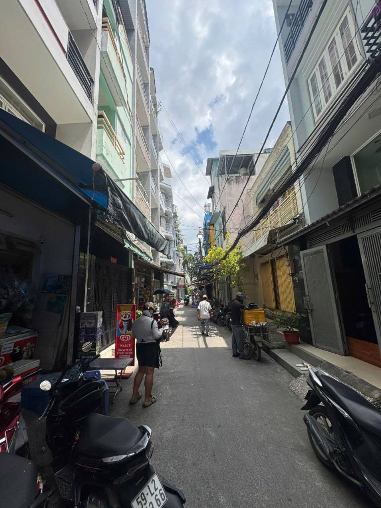 BÁN NHÀ HÙNG VƯƠNG QUẬN 10, 3,7M X 12,5M GIÁ BÁN 12 TỶ
