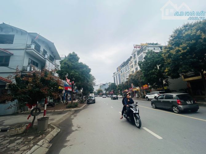 Bán Tòa Nhà Văn Phòng 8 Tầng Thang Máy Mặt Phố Thành Trung-Trâu Quỳ.Dt 90m2,Giá 35 Tỷ.