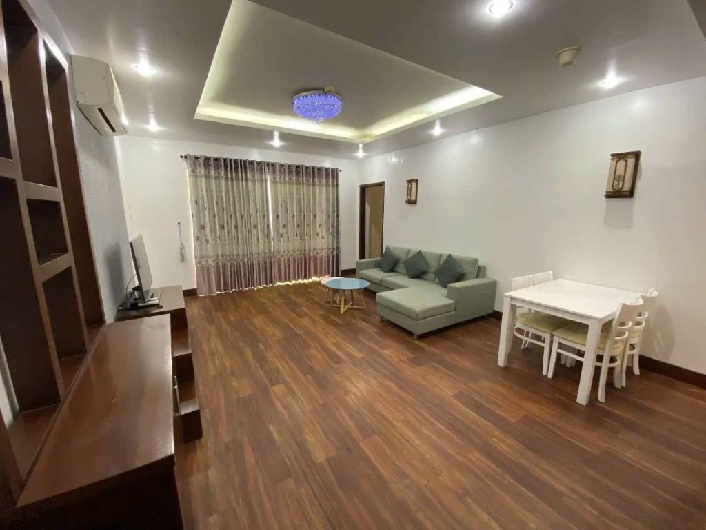 Bán căn hộ Hùng Vương Plaza Quận 5, dt 130m², 3PN, 3WC, sổ riêng, chỉ 9,6 tỷ